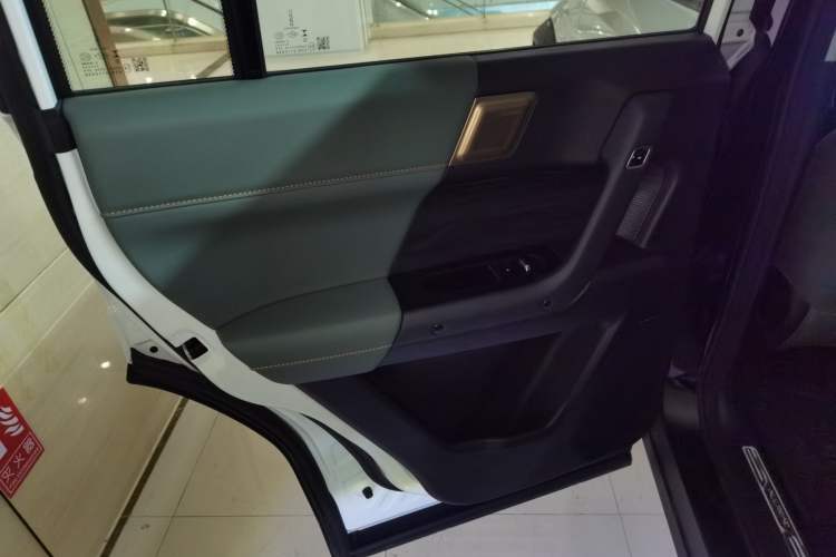 Used iCAR 03 2024 401km Range Two-Wheel Drive Standard Yuechao Version Interior 8