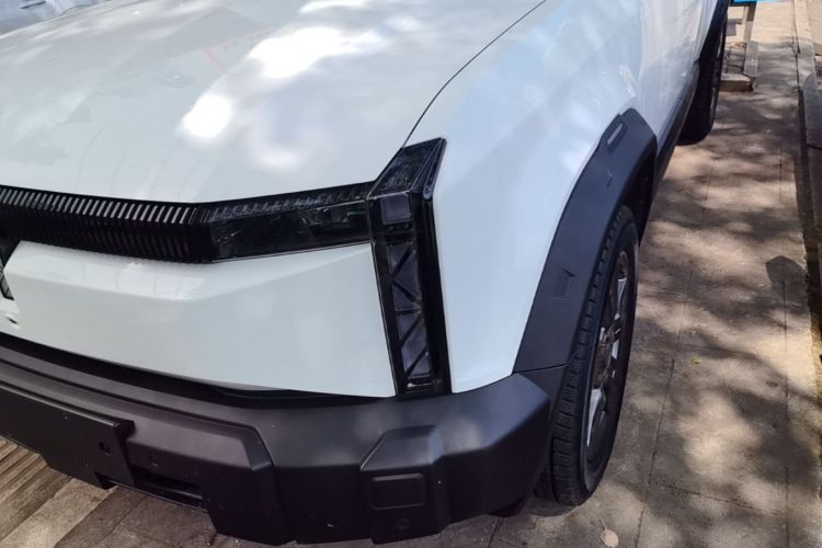 Used iCAR 03 2024 401km Range Two-Wheel Drive Standard Yuechao Version Left Front Headlight