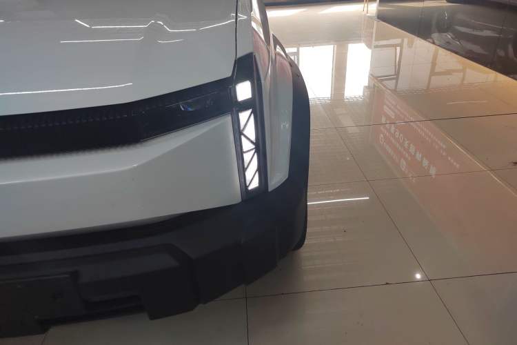 Used iCAR 03 2024 472km Four-Wheel Drive Long-Range Intelligent Advanced Version Left Front Headlight