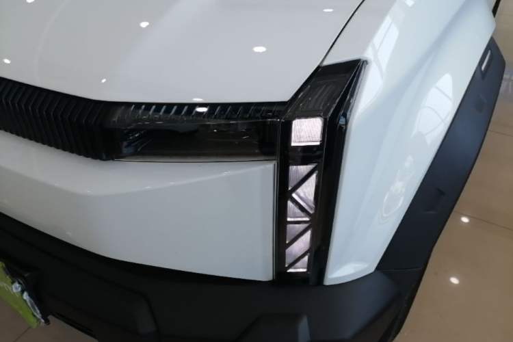 Used iCAR 03 2024 501km Four-wheel Drive Long-range Intelligent Driving Edition Left Front Headlight