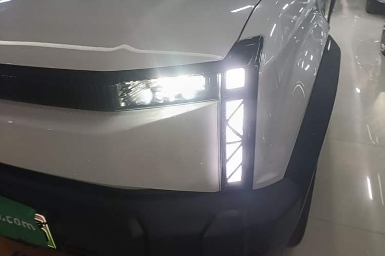 Used iCAR 03 2024 501km Two-Wheel Drive Long-Range Version Left Front Headlight