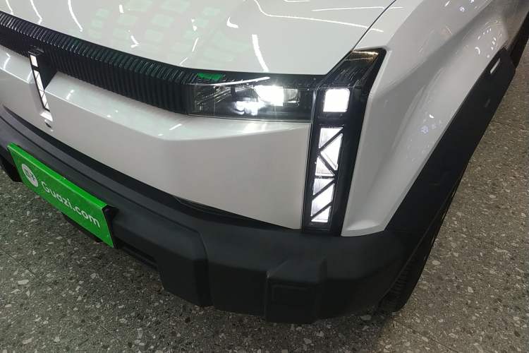 Used iCAR 03 2024 472km Four-Wheel Drive Long-Range Intelligent Advanced Version Left Front Headlight