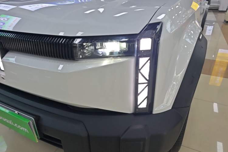 Used iCAR 03 2024 401km Two-Wheel Drive Standard Advanced Version Left Front Headlight
