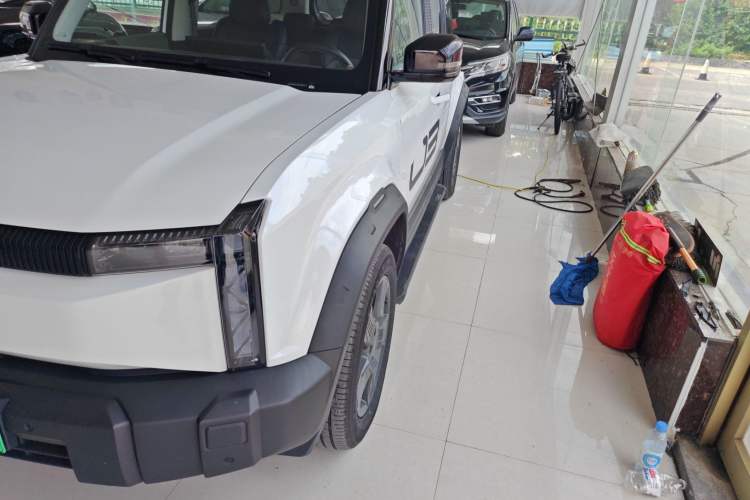 Used iCAR 03 2024 501km Two-Wheel Drive Long-Range Yuechao Edition Left Front Headlight