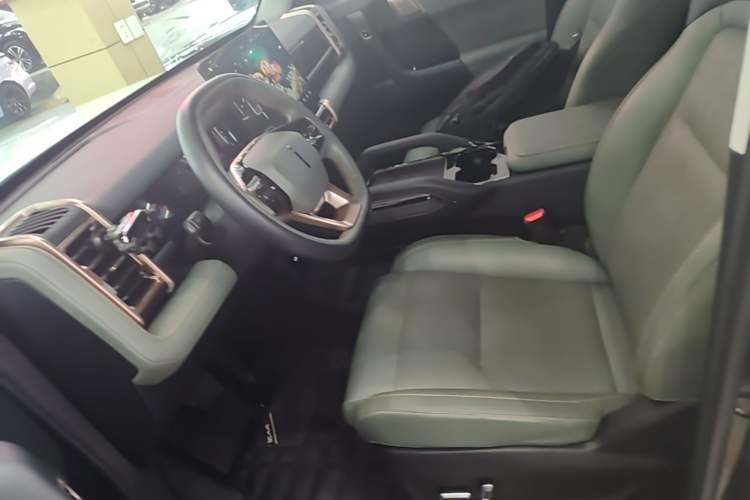 Used iCAR 03 2024 501km Two-Wheel Drive Long-Range Version Left Front Seat
