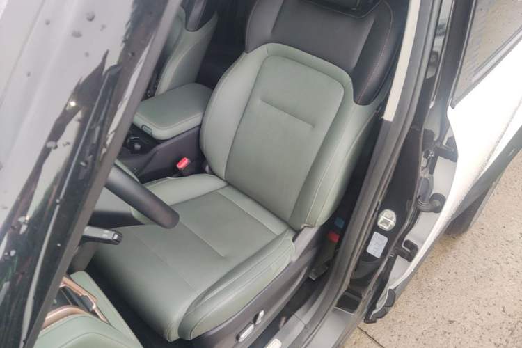 Used iCAR 03 2024 501km Two-Wheel Drive Long-Range Version Left Front Seat