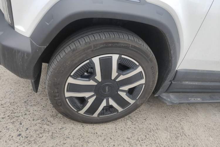 Used iCAR 03 2024 501km Four-wheel Drive Long-range Intelligent Driving Edition Left Front Wheel Hub