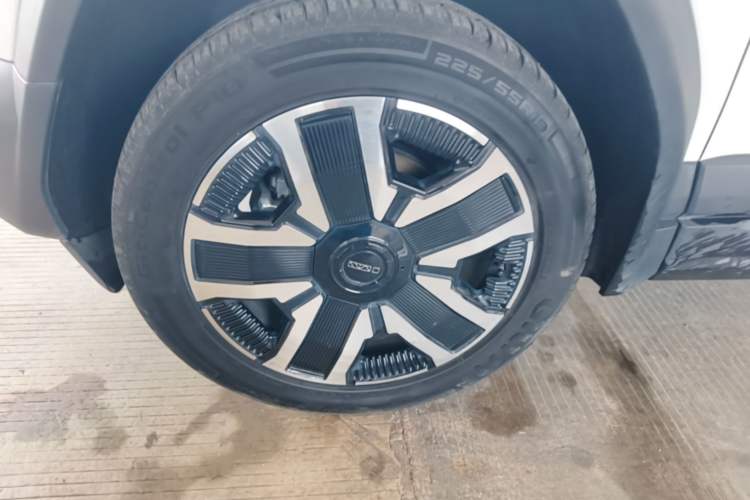 Used iCAR 03 2024 472km Four-Wheel Drive Long-Range Version Left Front Wheel Hub