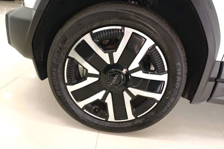 Used iCAR 03 2024 472km Four-Wheel Drive Long-Range Version Left Front Wheel Hub