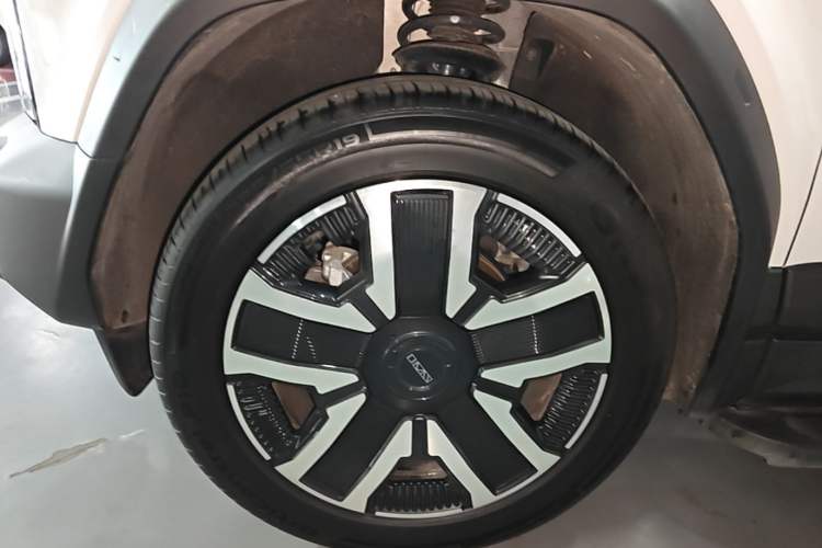 Used iCAR 03 2024 501km Four-wheel Drive Long-range Intelligent Driving Edition Left Front Wheel Hub