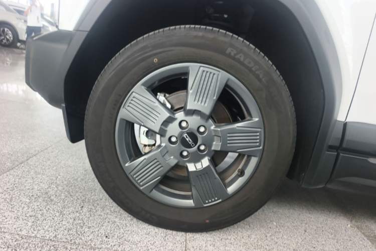 Used iCAR 03 2024 401km Two-Wheel Drive Standard Advanced Version Left Front Wheel Hub