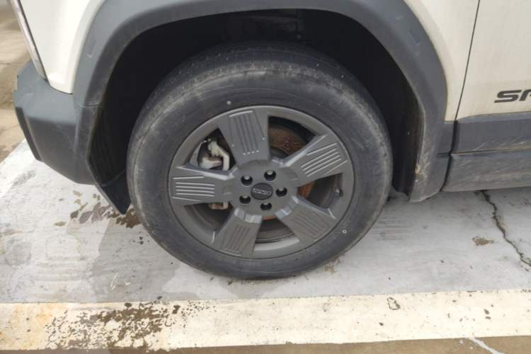 Used iCAR 03 2024 401km Two-Wheel Drive Standard Advanced Version Left Front Wheel Hub