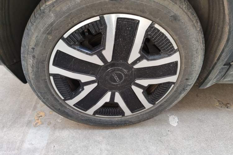 Used iCAR 03 2024 501km Four-wheel Drive Long-Range Advanced Version Left Front Wheel Hub