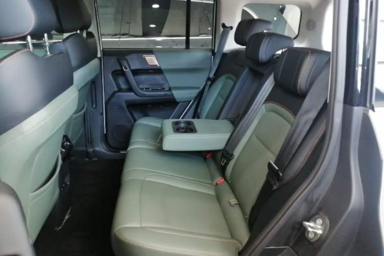Used iCAR 03 2024 501km Four-wheel Drive Long-range Intelligent Driving Edition Left Rear Seat