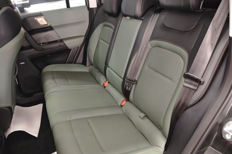 Used iCAR 03 2024 472km Four-Wheel Drive Long-Range Version Left Rear Seat