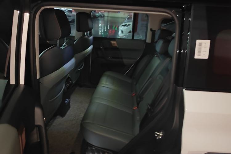 Used iCAR 03 2024 501km Four-wheel Drive Long-range Intelligent Driving Edition Left Rear Seat