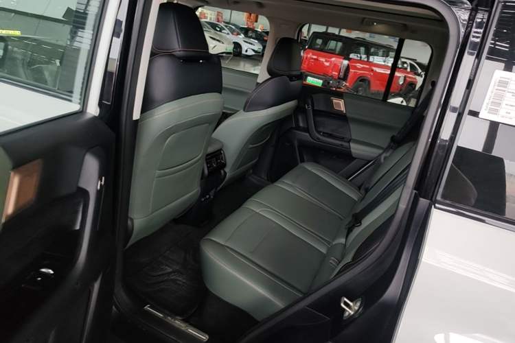 Used iCAR 03 2024 501km Two-Wheel Drive Long-Range Version Left Rear Seat