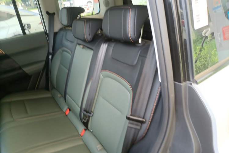 Used iCAR 03 2024 472km Four-Wheel Drive Long-Range Version Left Rear Seat