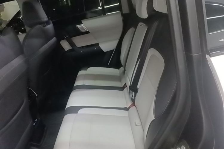Used iCAR 03 2024 501km Two-Wheel Drive Long-Range Version Left Rear Seat