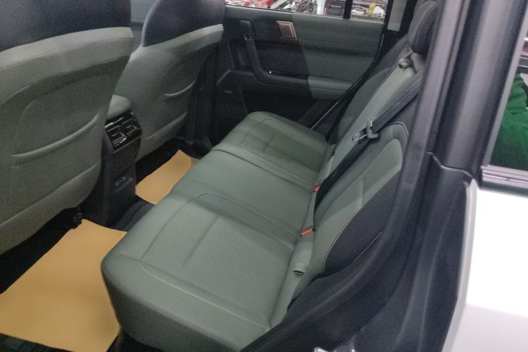 Used iCAR 03 2024 472km Four-Wheel Drive Long-Range Version Left Rear Seat