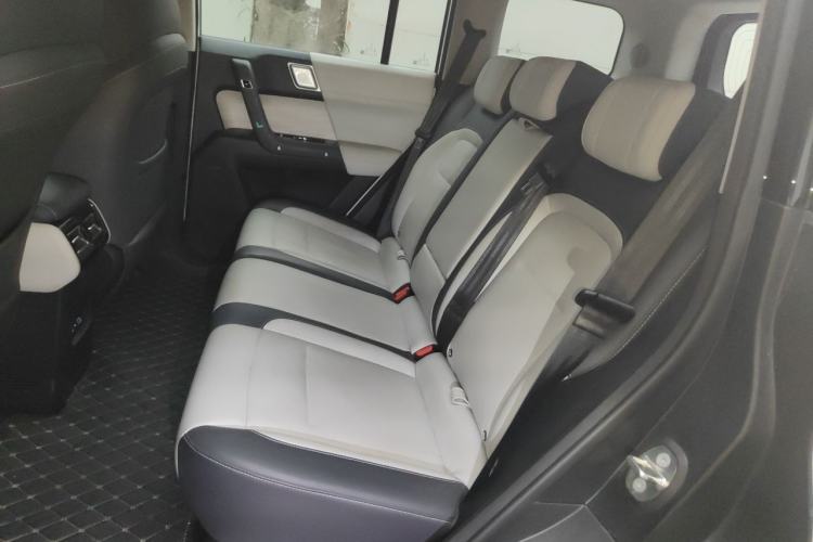 Used iCAR 03 2024 501km Two-Wheel Drive Long-Range Version Left Rear Seat