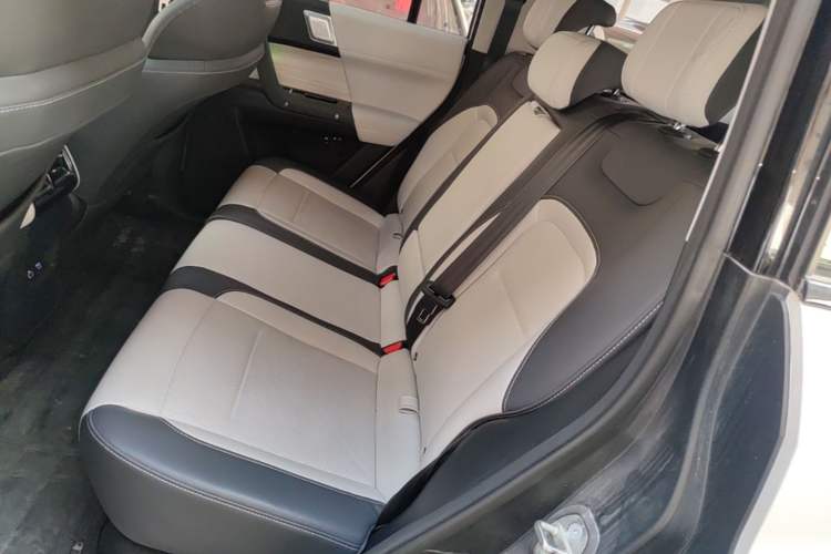 Used iCAR 03 2024 501km Four-wheel Drive Long-Range Advanced Version Left Rear Seat