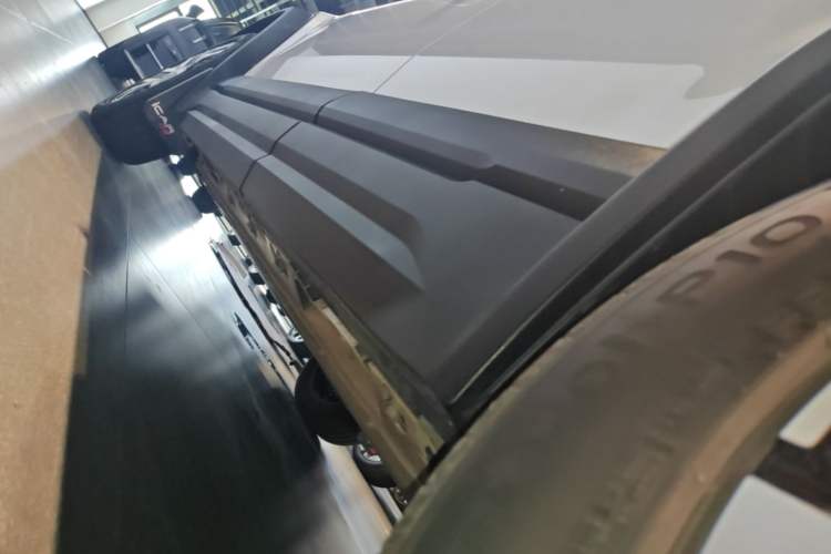 Used iCAR 03 2024 472km Four-Wheel Drive Long-Range Version Left Side Sill