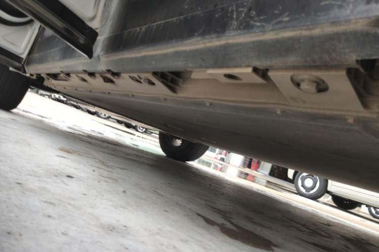 Used iCAR 03 2024 401km Two-Wheel Drive Standard Advanced Version Left Side Sill
