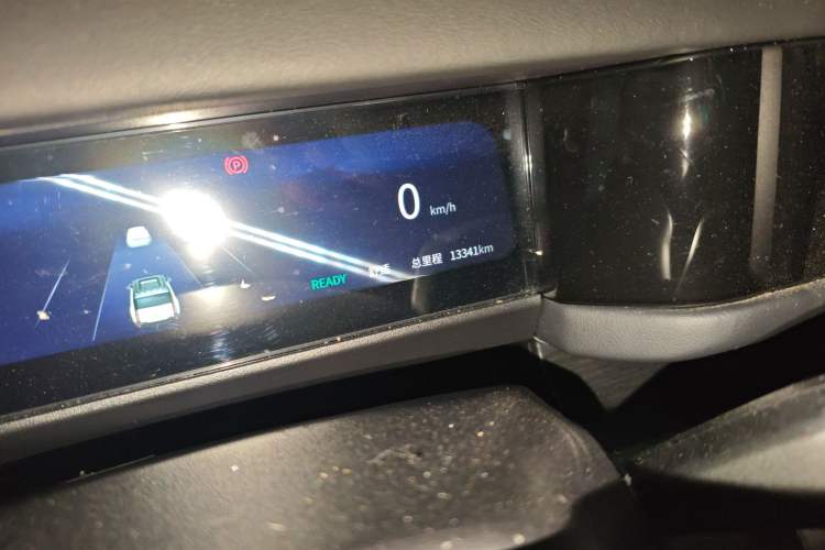 Used iCAR 03 2024 472km Four-Wheel Drive Long-Range Smart Enjoyment Version Odometer Close Up