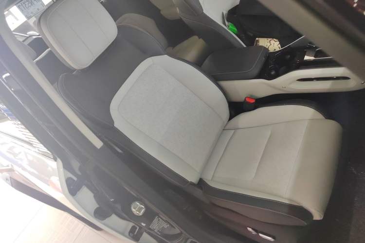 Used iCAR 03 2024 472km Four-Wheel Drive Long-Range Intelligent Advanced Version Right Front Seat
