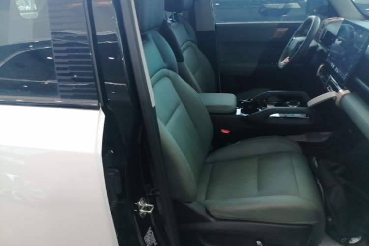 Used iCAR 03 2024 501km Four-wheel Drive Long-range Intelligent Driving Edition Right Front Seat