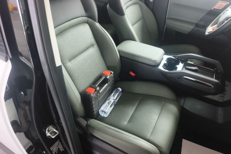 Used iCAR 03 2024 401km Two-Wheel Drive Standard Advanced Version Right Front Seat