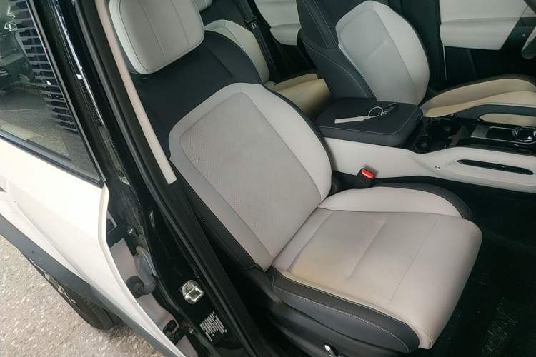 Used iCAR 03 2024 472km Four-Wheel Drive Long-Range Intelligent Advanced Version Right Front Seat