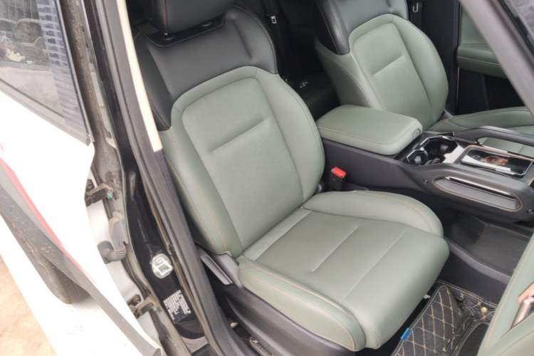 Used iCAR 03 2024 401km Two-Wheel Drive Standard Advanced Version Right Front Seat
