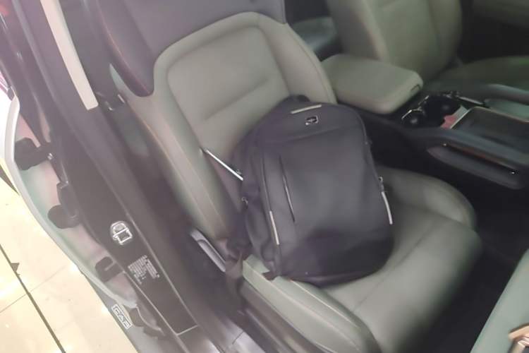 Used iCAR 03 2024 501km Two-Wheel Drive Long-Range Version Right Front Seat