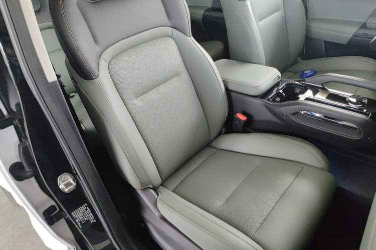 Used iCAR 03 2024 472km Four-Wheel Drive Long-Range Intelligent Advanced Version Right Front Seat