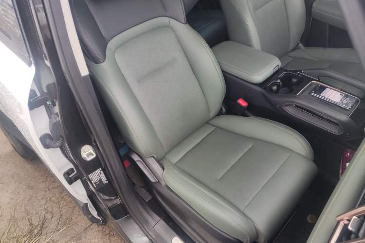 Used iCAR 03 2024 501km Two-Wheel Drive Long-Range Version Right Front Seat