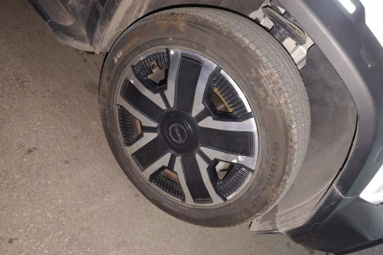 Used iCAR 03 2024 472km Four-Wheel Drive Long-Range Smart Enjoyment Version Right Front Wheel Hub