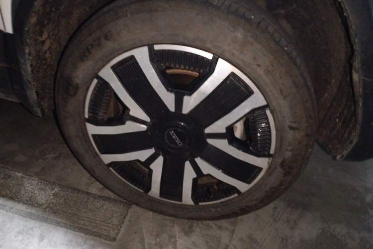 Used iCAR 03 2024 472km Four-Wheel Drive Long-Range Intelligent Advanced Version Right Front Wheel Hub
