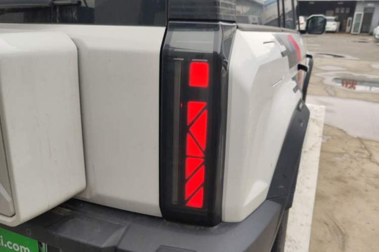 Used iCAR 03 2024 401km Two-Wheel Drive Standard Advanced Version Right Rear Taillight