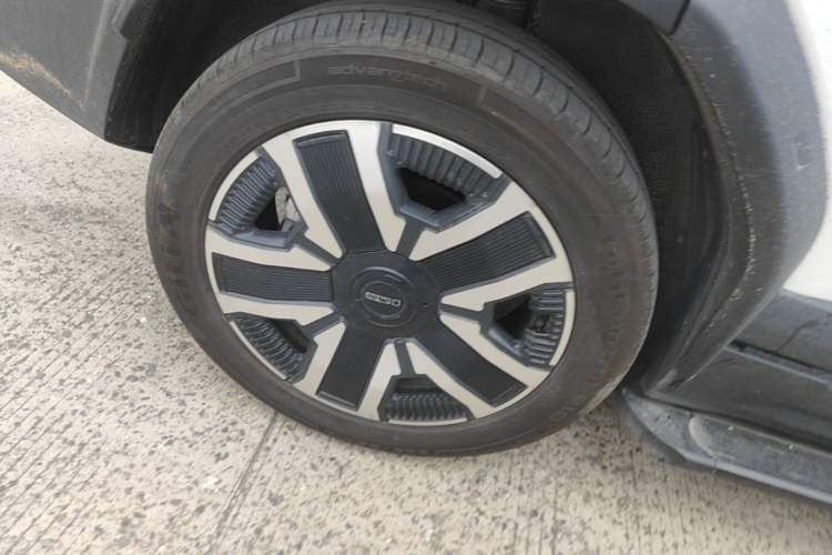 Used iCAR 03 2024 501km Four-wheel Drive Long-range Intelligent Driving Edition Right Rear Wheel Hub