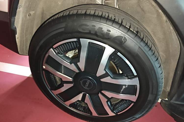 Used iCAR 03 2024 501km Four-wheel Drive Long-range Intelligent Driving Edition Right Rear Wheel Hub