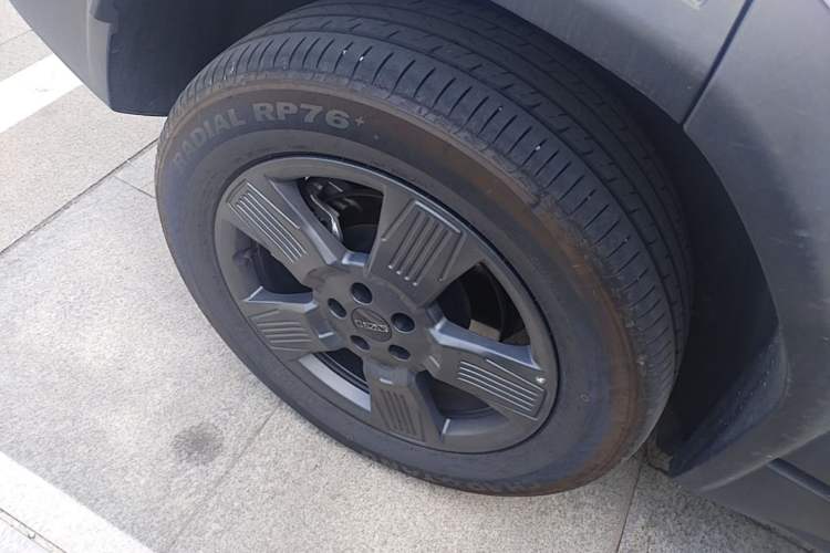 Used iCAR 03 2024 501km Range Two-Wheel Drive Long-Range Smart Trend Edition Right Rear Wheel Hub
