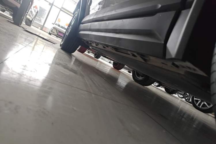 Used iCAR 03 2024 501km Two-Wheel Drive Long-Range Version Right Side Sill