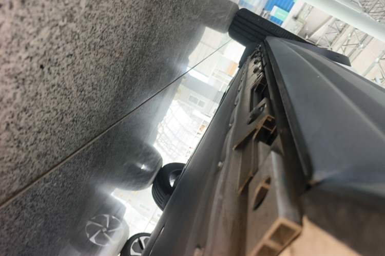 Used iCAR 03 2024 401km Two-Wheel Drive Standard Advanced Version Right Side Sill