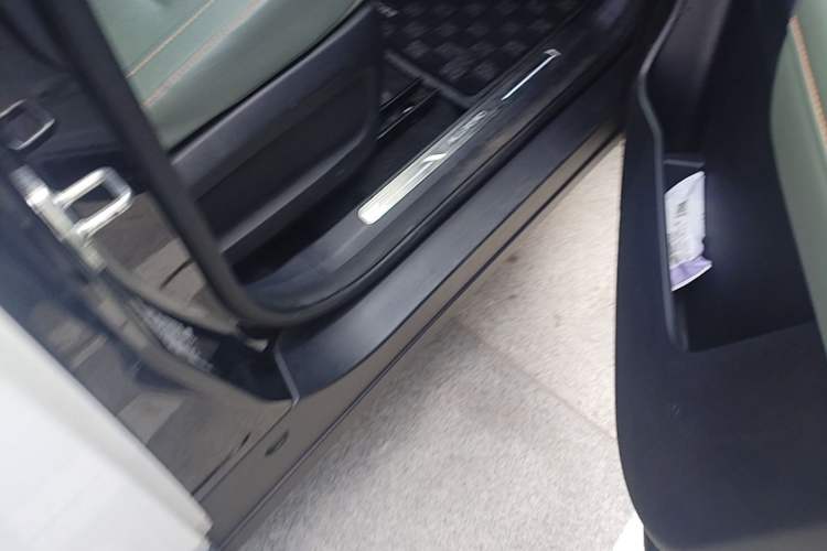 Used iCAR 03 2024 501km Range Two-Wheel Drive Long-Range Smart Trend Edition Right Side Sill
