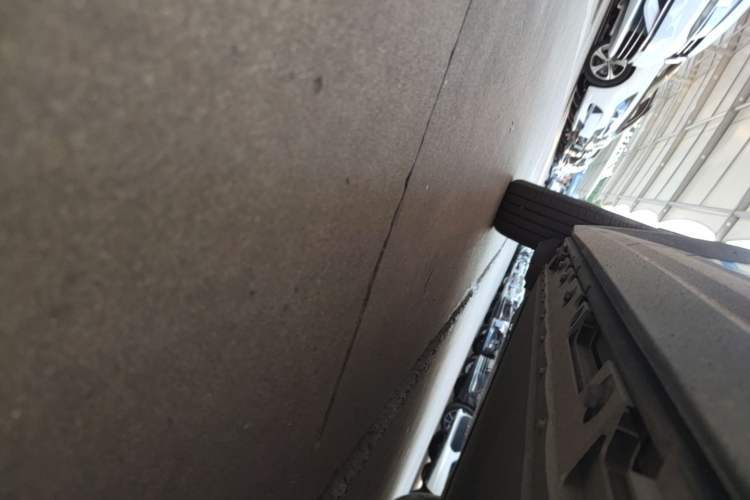 Used iCAR 03 2024 501km Four-wheel Drive Long-Range Advanced Version Right Side Sill