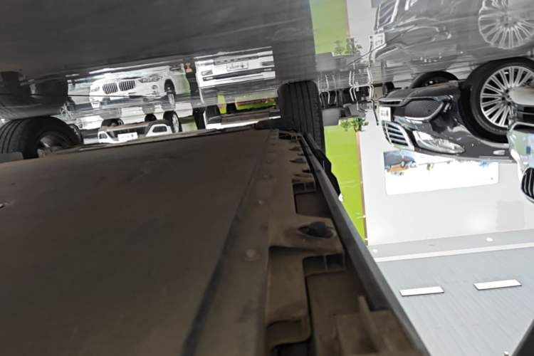 Used iCAR 03 2024 401km Two-Wheel Drive Standard Advanced Version Right Side Sill