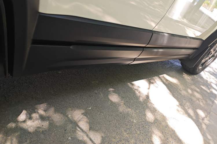 Used iCAR 03 2024 472km Four-Wheel Drive Long-Range Version Right Side Sill