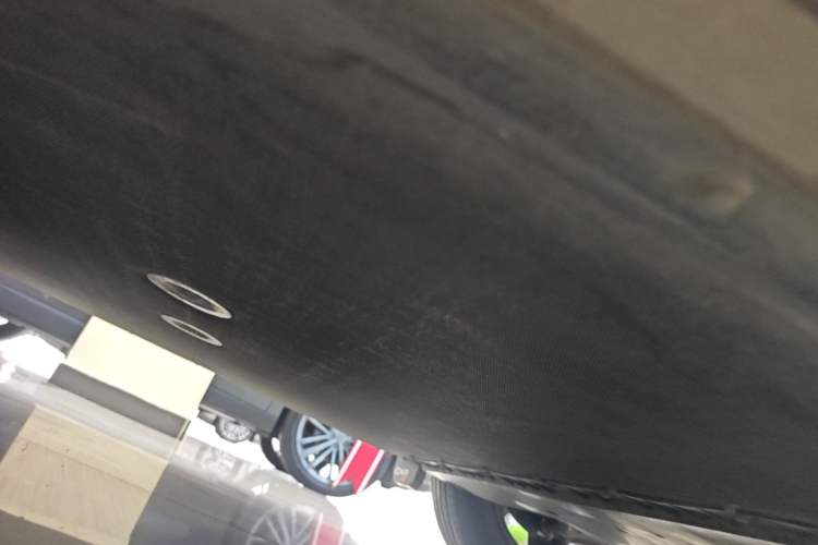 Used iCAR 03 2024 401km Two-Wheel Drive Standard Advanced Version Right Side Sill